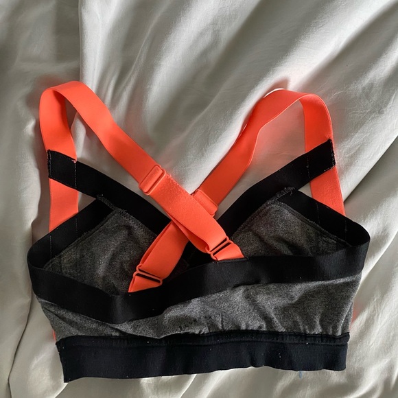 Aritzia community sports bra - Picture 2 of 2